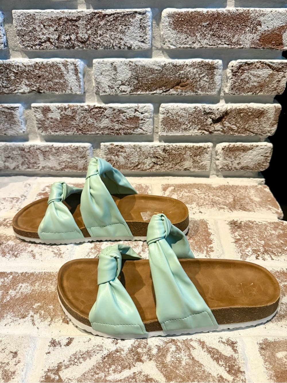Women's Mint Green Double Knot Slide Sandals. Size 8.